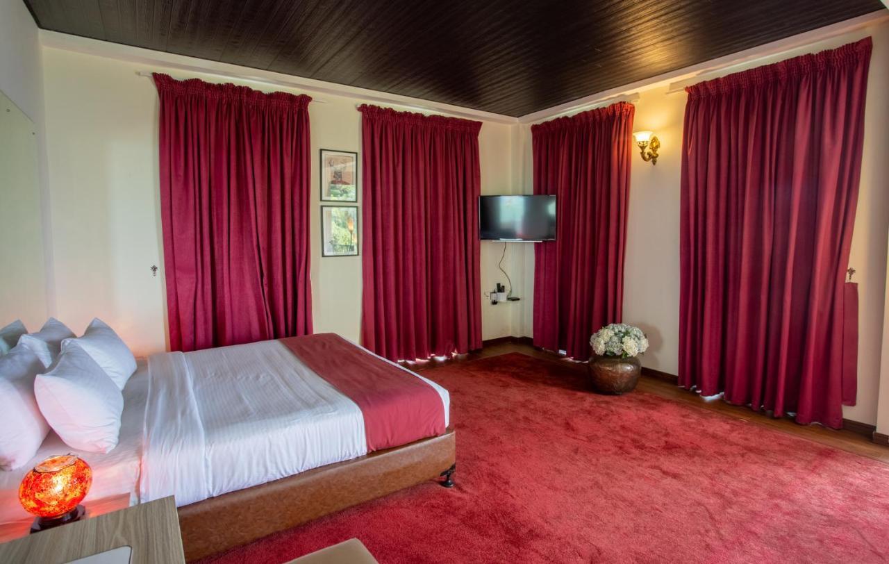The Wind Castle Hotel Nuwara Eliya Exterior photo