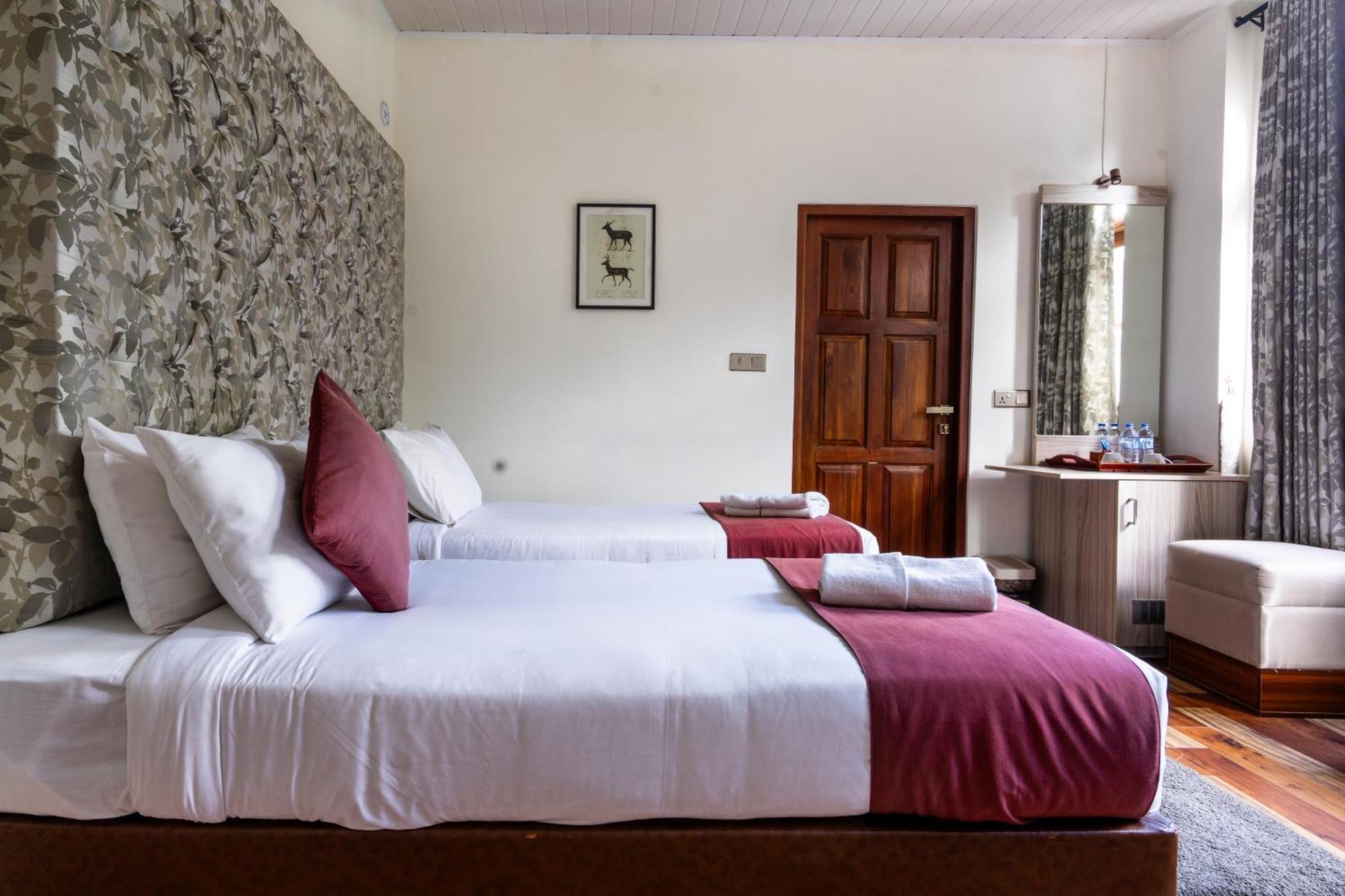 The Wind Castle Hotel Nuwara Eliya Exterior photo