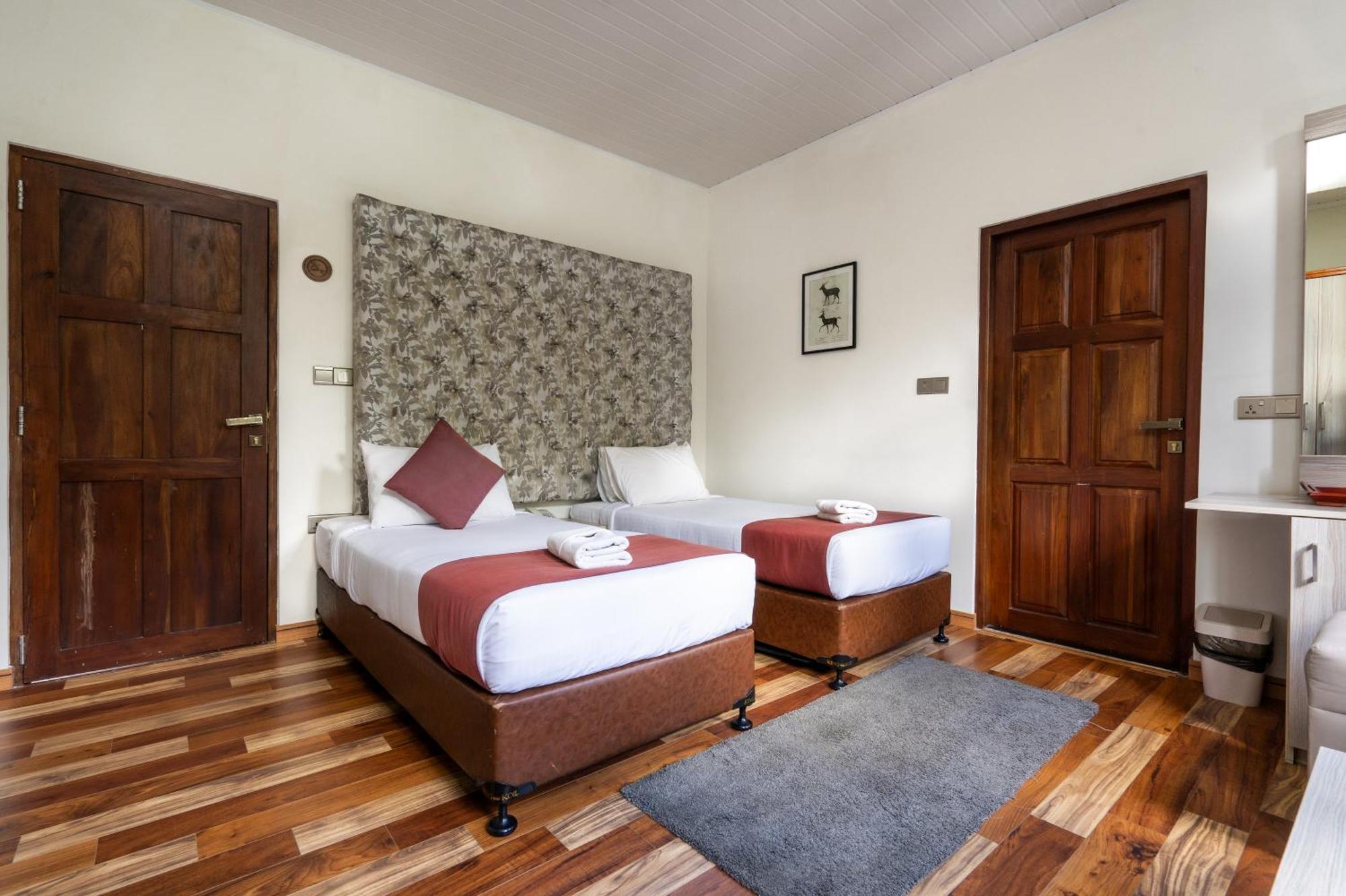 The Wind Castle Hotel Nuwara Eliya Exterior photo
