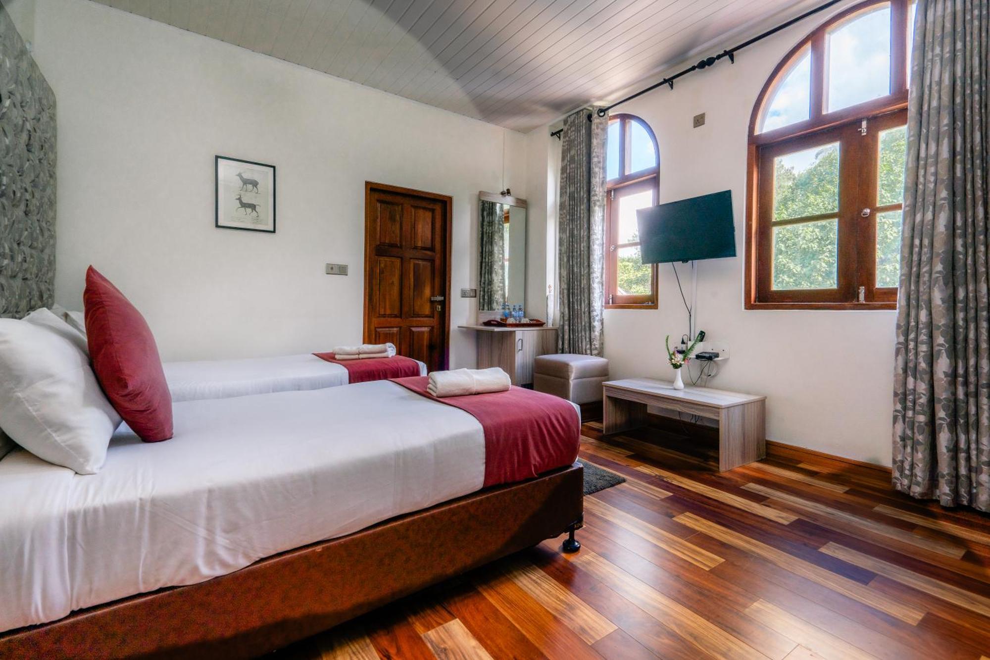 The Wind Castle Hotel Nuwara Eliya Exterior photo
