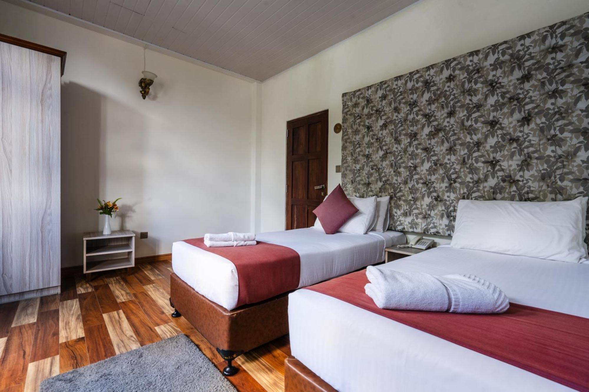 The Wind Castle Hotel Nuwara Eliya Exterior photo