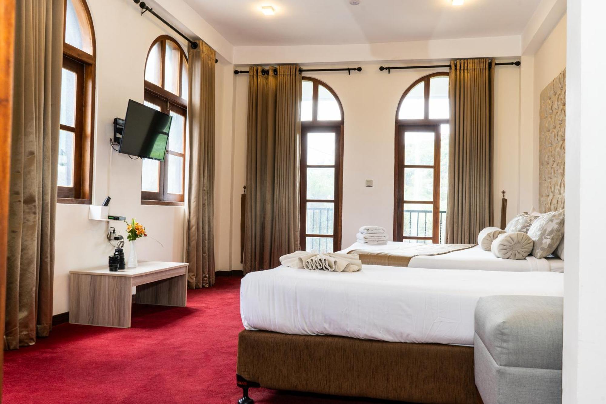 The Wind Castle Hotel Nuwara Eliya Exterior photo